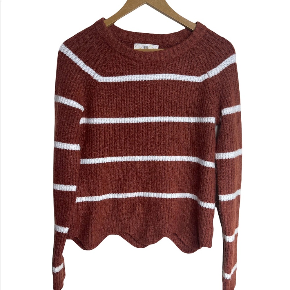 Pinque crew neck Brown/rust striped sweater scalloped hem